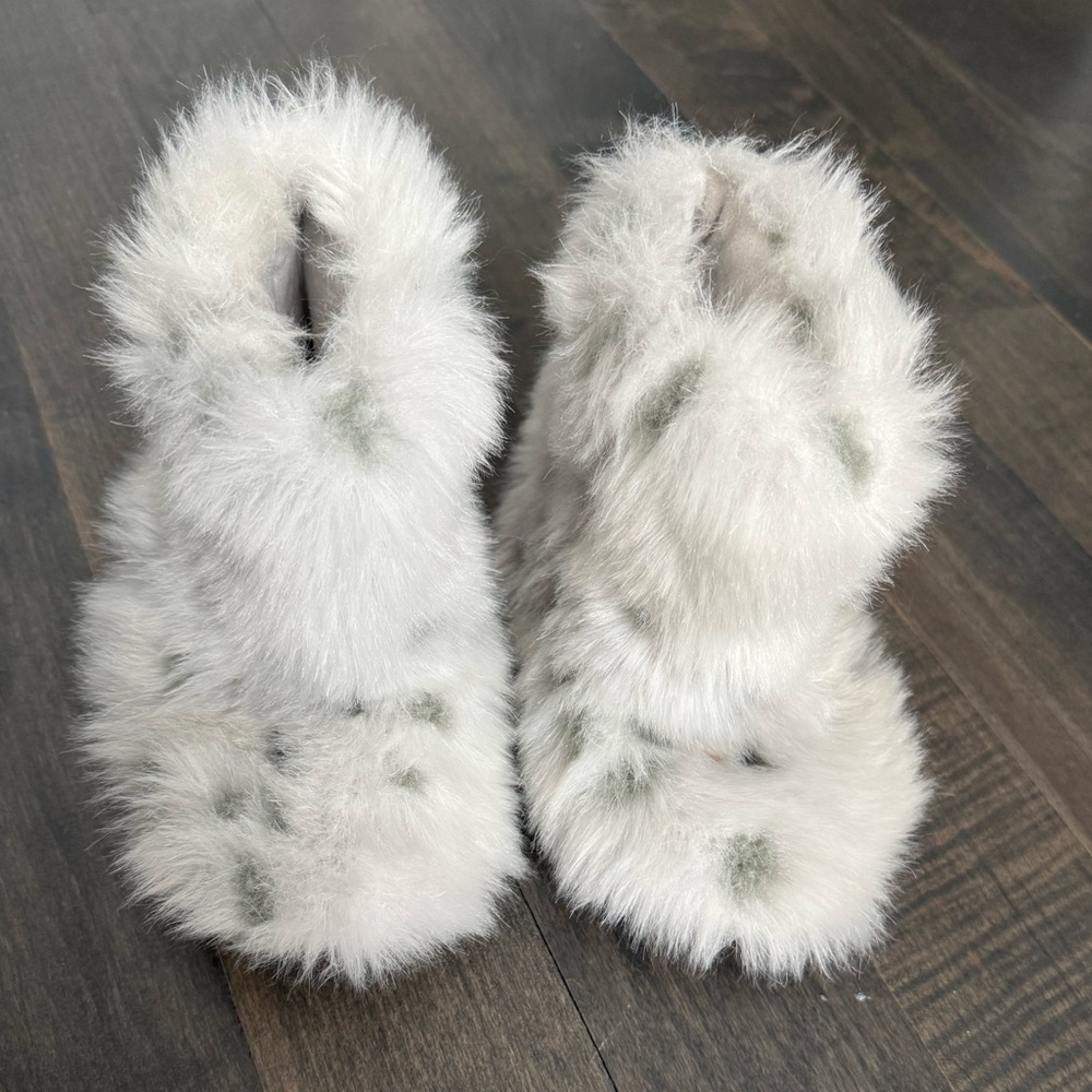 RH Baby luxe fur booties, preowned